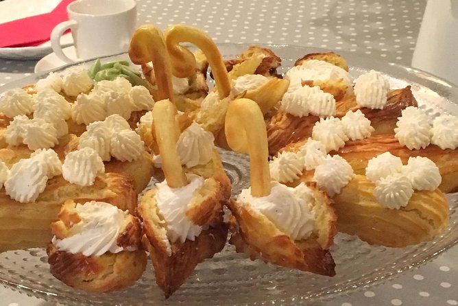 Paris Cooking Class: Chocolate Éclairs and Cream Puffs - Enjoying the Freshly Baked Treats