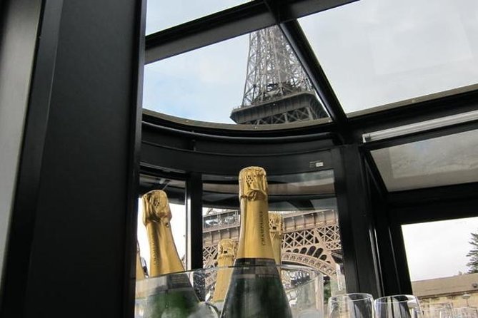 Paris Seine River Champagne Tasting Cruise - Meeting Point and Access