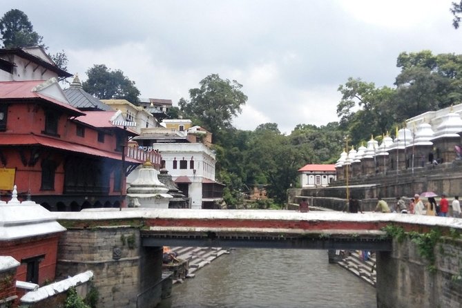 Pashupatinath Temple and Bodhnath Stupa Tour From Kathmandu - Exploring Kathmandus Religious Traditions