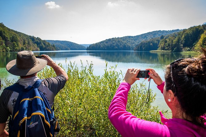 Plitvice Lakes Guided Tour From Zagreb - Walkways Over Blue and Green Lakes