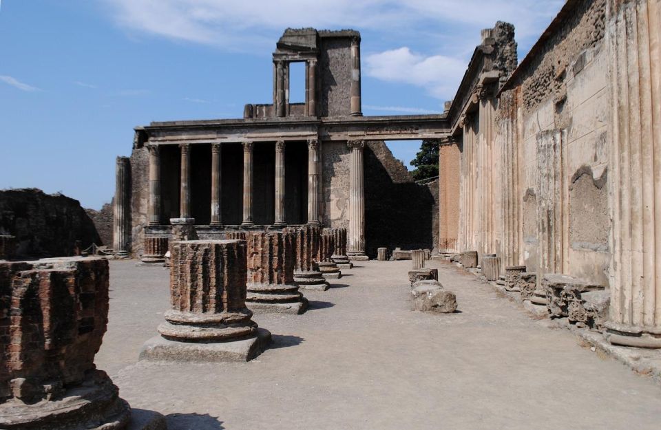 Pompeii & Amalfi Coast Private Tour - Discover Positano