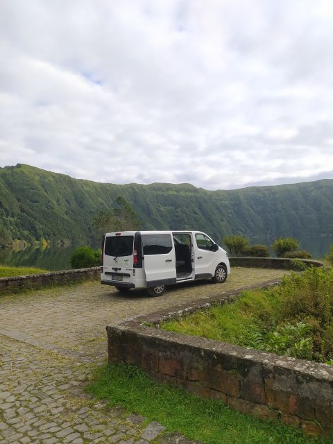 Ponta Delgada: Sete Cidades & Lagoa Do Fogo Tour With Lunch - Scenic Viewpoints and Natural Flora