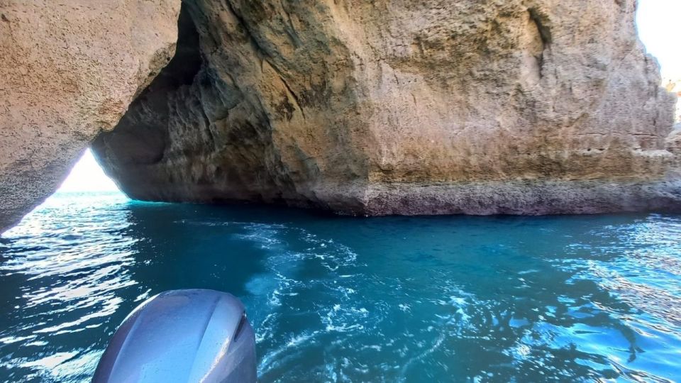 Portimão: Private Boat Trip to Benagil Caves - Includes