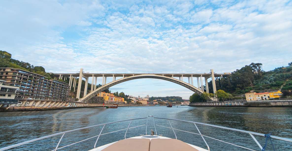 Porto - Douro Cruise With Port Wine and Snacks - Welcome Drink and Music