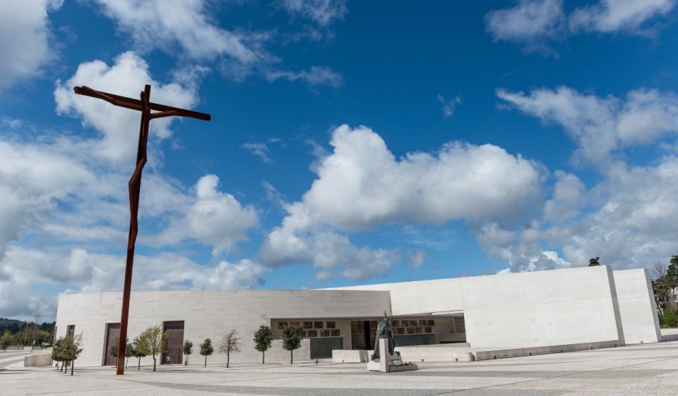 Private 6-Hour Tour of Fatima From Porto With Hotel Pick up - Chapel of Apparitions Visit