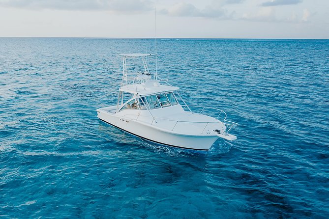 Private Charter 32ft Express Cruiser. Stingay City, Coral Reef Snorkeling - Meeting and Pickup