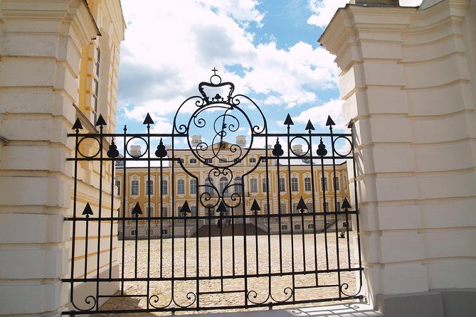 Private Day Trip to Rundale Palace, Hill of Crosses & More - Exclusions
