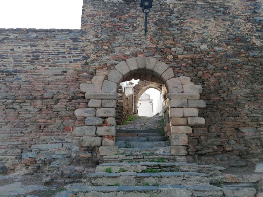 Private Full Day Tour - Évora and Monsaraz - Évora Heritage Tour