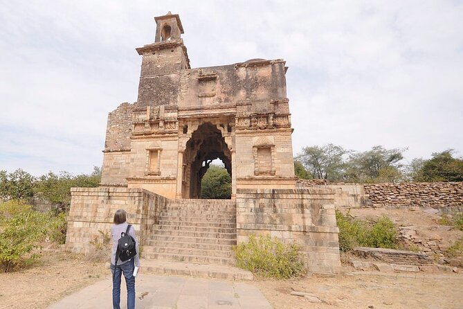 Private Full-Day Trip to Chittorgarh Fort From Udaipur With Optional Guide - Convenient Pick-Up and Drop-Off Options
