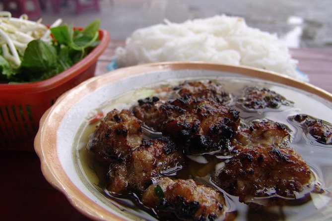 Private Hanoi Street Food Walking Tour With Real Foodie - Accessibility and Accommodations