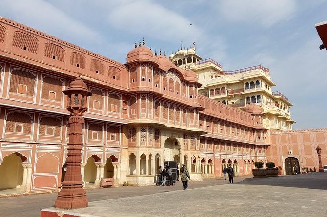 Private Jaipur City Tour From Delhi by Car - Taking in City Palaces Elegance