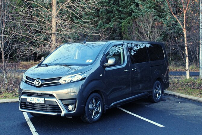 Private Keflavik Airport Transfer (Round Trip) - Accessibility and Accommodations