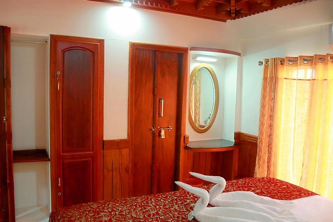 Private Kerala Backwaters Houseboat Cruise With Lunch From Kochi - Transportation Services Provided