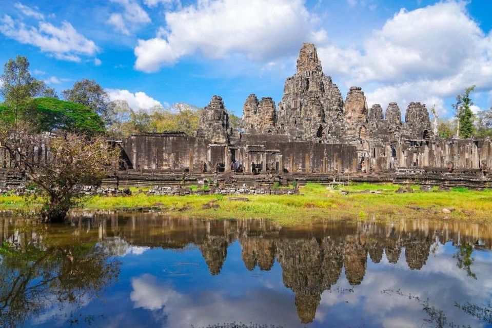 Private Taxi Transfer From Pattaya to Siem Reap - Border Crossing