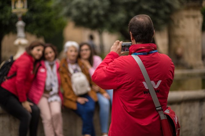 Private Visit Mosque-Cathedral, Jewish Quarter, Alcazar and Synagogue - Exploring the Jewish Quarter