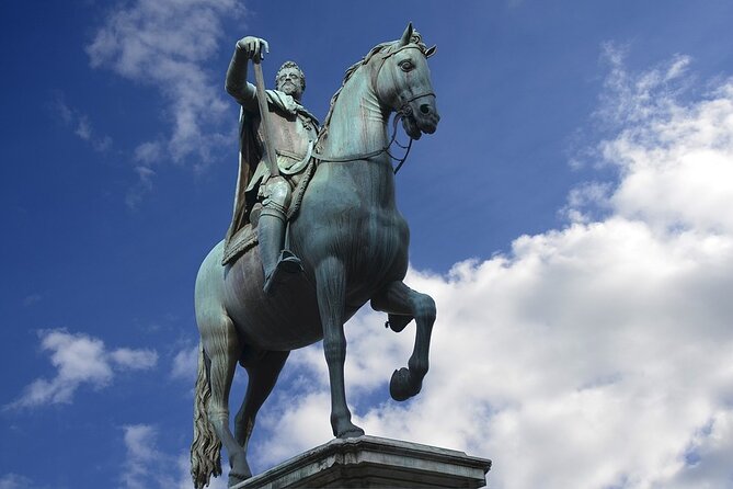 PRIVATE Walking Tour Around Medici Family - Meeting and Pickup