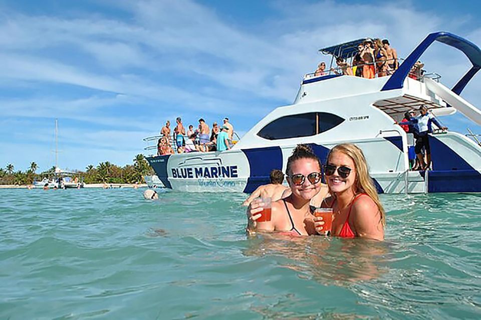 Punta Cana: Party Boat and Drink Unlimited - Refreshments and Snacks