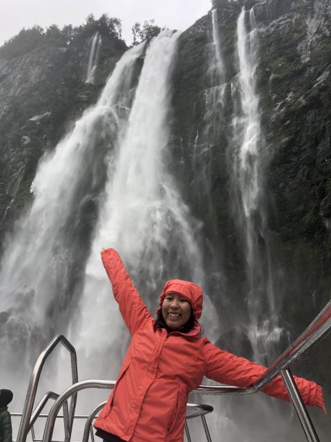 Queenstown: Small-Group Tour to Milford Sound With Cruise - Experience