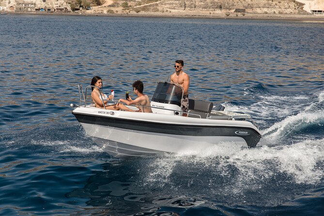 Rent a Boat Without a License in Santorini - Meeting Point and Location