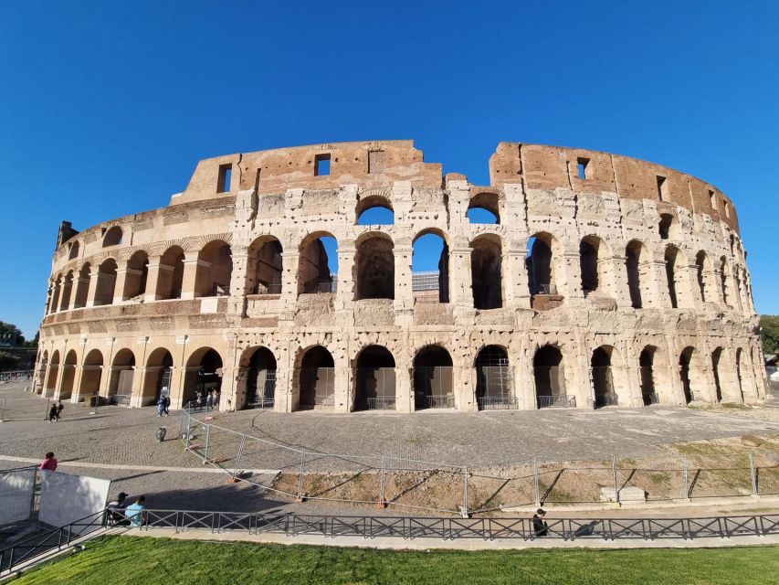 Rome: Colosseum, Palatine Hill and Roman Forum Private Tour - Colosseum Exploration