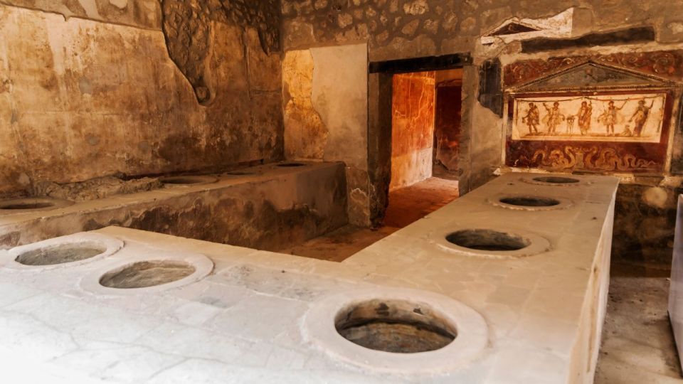 Rome: Pompeii Tour With Wine and Lunch by High Speed Train - Exploring Pompeiis Ruins