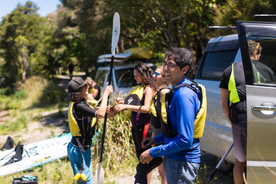 Rotorua: Guided Waimangu Walk and Steaming Cliffs Kayak Tour - Activity Description