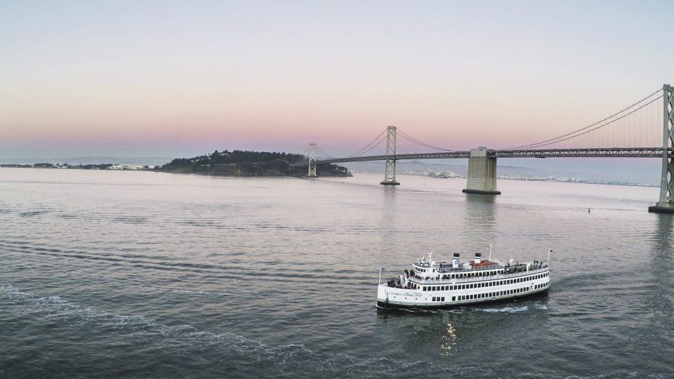 San Francisco: Luxury Brunch or Dinner Cruise on the Bay - Brunch Cruise Entertainment