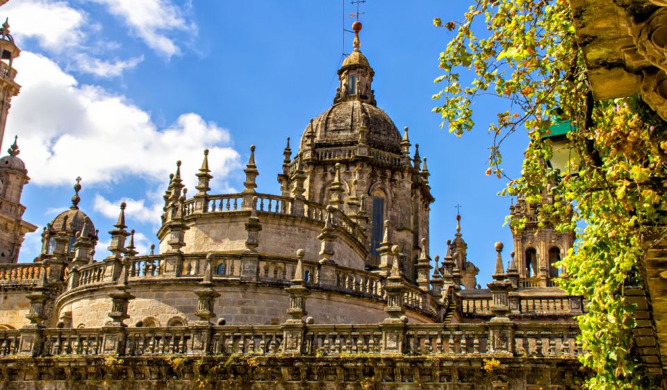 Santiago De Compostela Private 10- Hours Tour From Oporto - Duration and Languages