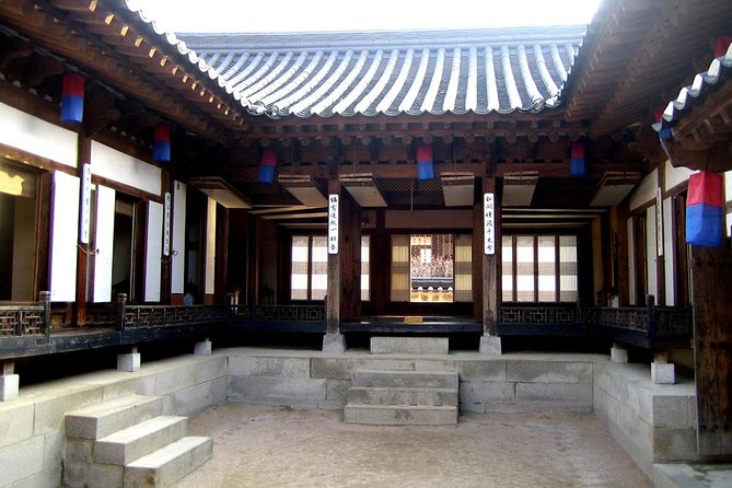 Seoul: Changdeokgung Palace & Namsangol Hanok Village Tour - Local Guide Experience