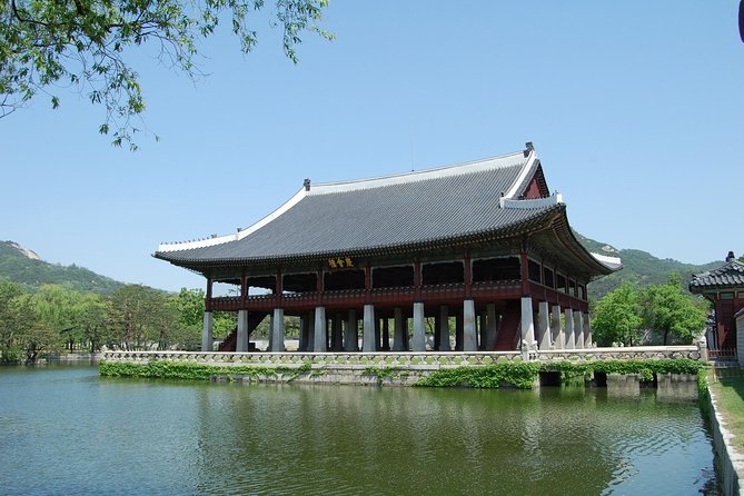 Seoul City Sightseeing Tour Including Gyeongbokgung Palace, N Seoul Tower, and Namsangol Hanok Village - Gyeongbokgung Palace