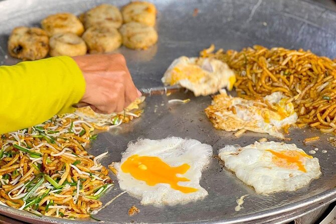 Siem Reap: Cambodian Street Food Tours - Group Size and Vaccinations