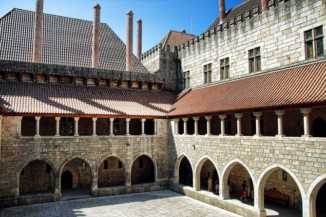 Small Group Day Trip to Braga and Guimarães With Lunch Included - Exclusive Cathedral Access
