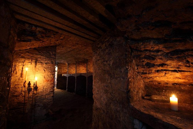 Small Group Edinburgh Night Walking Tour With Underground Vaults - Meeting and End Points