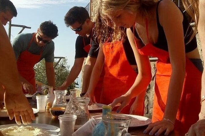 Sorrento Pizza Class With Wine, Limoncello and Transfer Included - Farmhouse Setting and Instructor