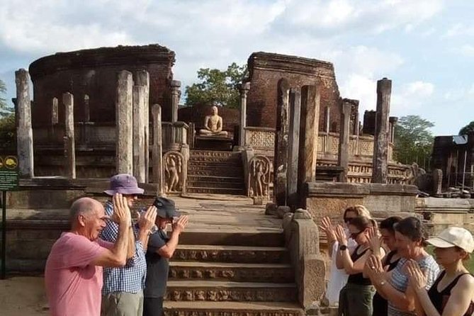 Sri Lanka Private Tour 8 Days-Driver/Vehicle/Accommodation H/B - Included Amenities