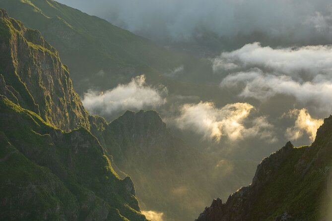 Sunrise Self-Guided Hike From Pico Do Arieiro to Pico Ruivo - Accessibility and Requirements