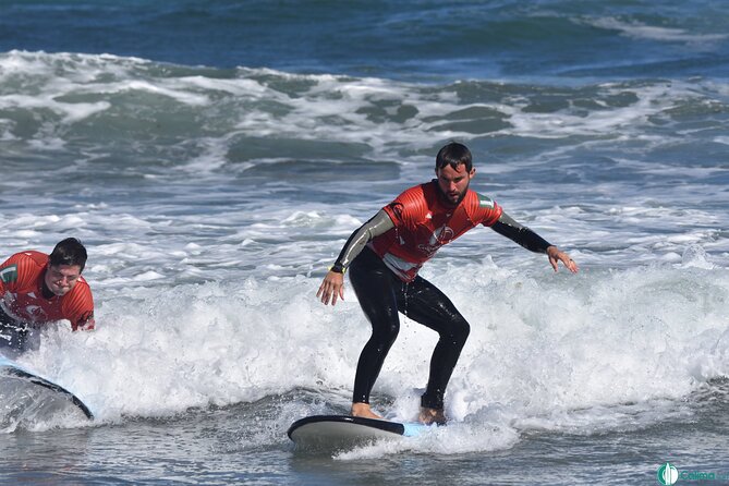 Surf Lessons in Famara 9:15-14:30h (4 Hours of Class) - Transportation and Pickup Service