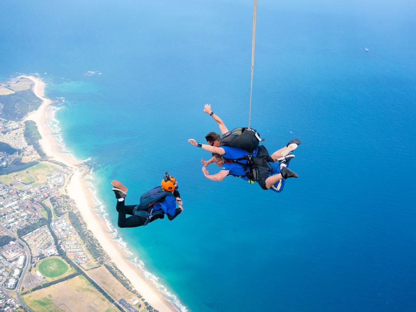 Sydney, Wollongong: 15,000-Foot Tandem Beach Skydive - Location and Meeting Point