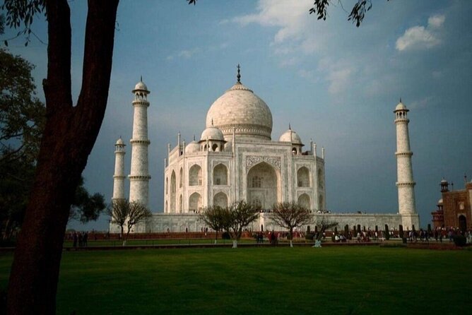 Taj Mahal Private Day Trip by Express Train With Lunch - Train Journey and Breakfast