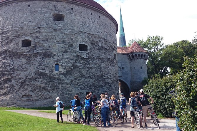 Tallinn Bike Tour From Tallinn Cruise Port - Tour Duration and Group Size