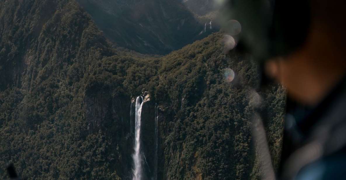 Te Anau: Milford Sound Scenic Flight With Lakeside Landing - Full Description