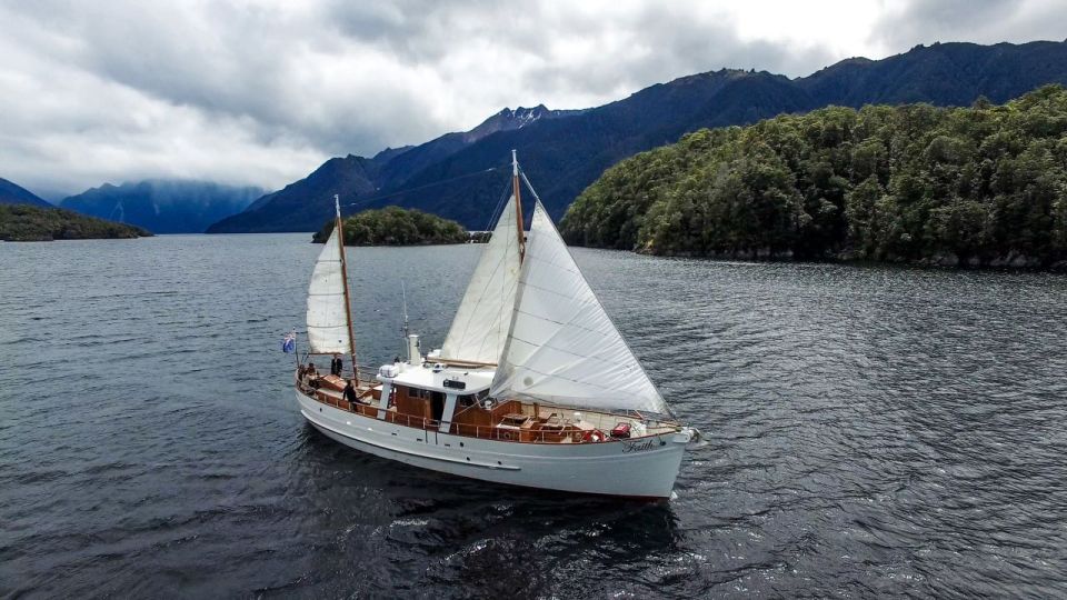 Te Anau: Natural Landmarks & Lord of the Rings Location Tour - Inclusions