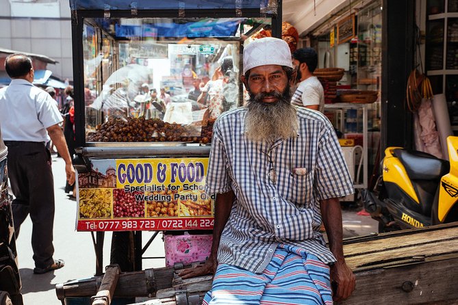 The 10 Tastings of Colombo With Locals: Private Street Food Tour - Indulging in Authentic Desserts