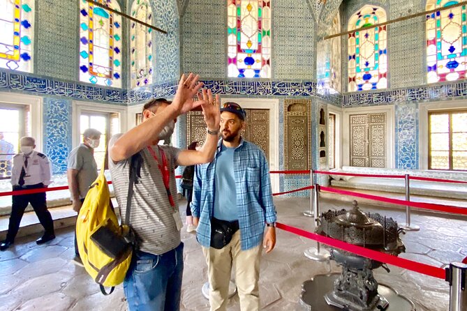 Topkapi Palace With Harem and Blue Mosque Guided Tour - The Magnificent Blue Mosque