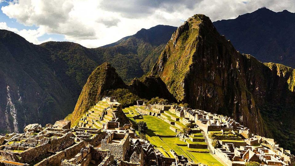 Tour to Machu Picchu, Rainbow Mountain and Humantay Lake - Machu Picchu Experience