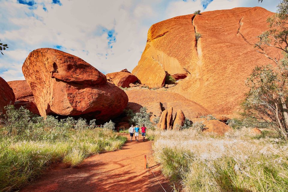 Uluru: Sacred Sites Tour + Sparkling at Sunset & BBQ Dinner - Important Information