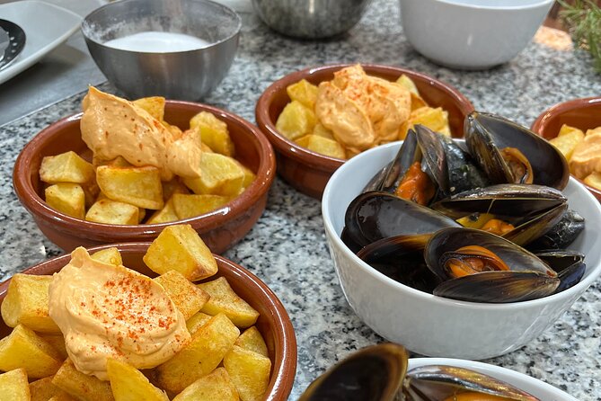 Valencian Paella Cooking Class, Tapas & Sangria - Evening - Meeting Point and Transportation