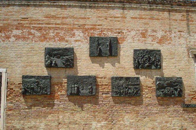 Venice: Jewish Ghetto Walking Tour With Time for Synagogues Tour - Accessibility and Dress Code