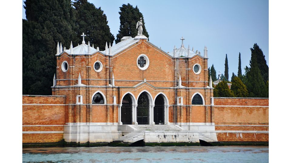 Venice: San Michele Cemetery Island Vaporetto & Walking Tour - Reaching San Michele Island