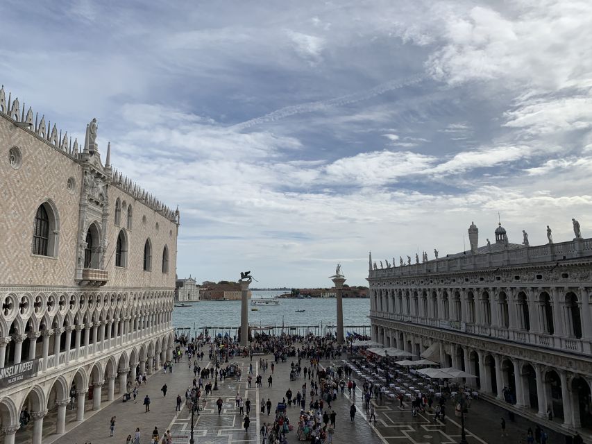 Venice: St Marks Basilica Private Guided Tour With Ticket - Admiring Mosaics and Artworks